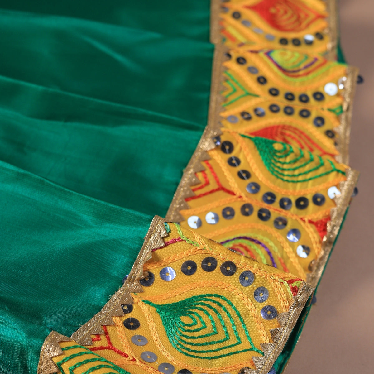 Vaanee Designz Silk Blend Readymade Embroidered 3 Piece Lehenga Choli Set|Lehenga Choli,Ethnic Wear|Lehenga for Kids|Lehenga Set for Wedding and Festival(Green & Yellow)